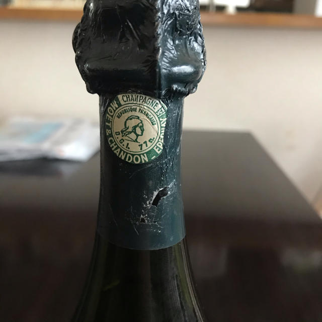 Dom Pérignon(ドンペリニヨン)の激レア　ドンペリニヨン　MOET&CHANDON 1964 ビンテージ 食品/飲料/酒の酒(シャンパン/スパークリングワイン)の商品写真