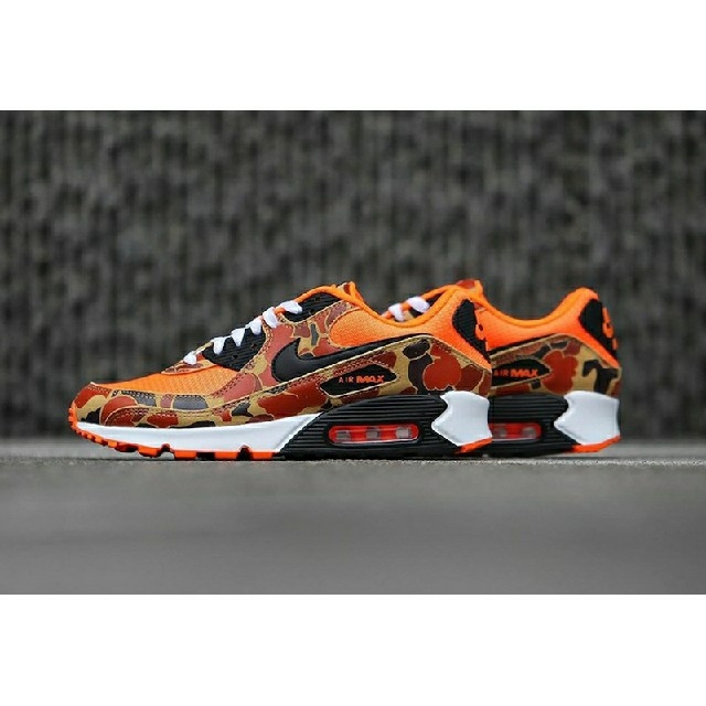 NIKE(ナイキ)のNIKE AIR MAX 90 ORANGE DUCK CAMO 27.5 メンズの靴/シューズ(スニーカー)の商品写真