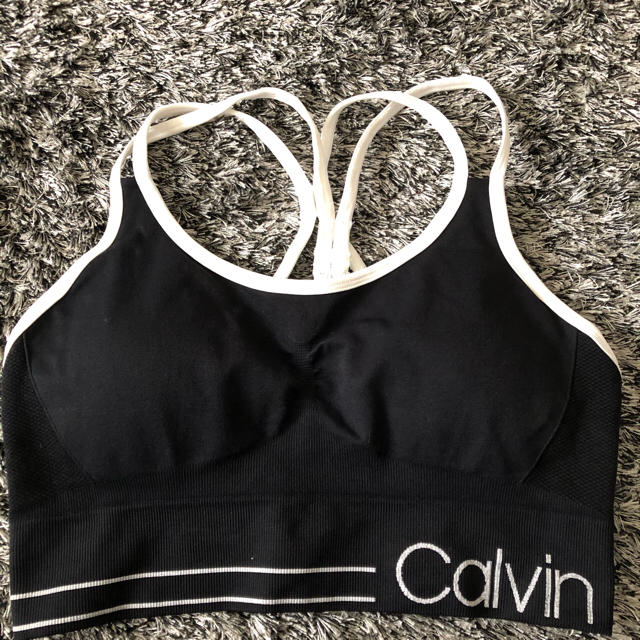 Calvin Klein(カルバンクライン)の【未使用】カルバンクライン　スポーツブラ スポーツ/アウトドアのトレーニング/エクササイズ(トレーニング用品)の商品写真