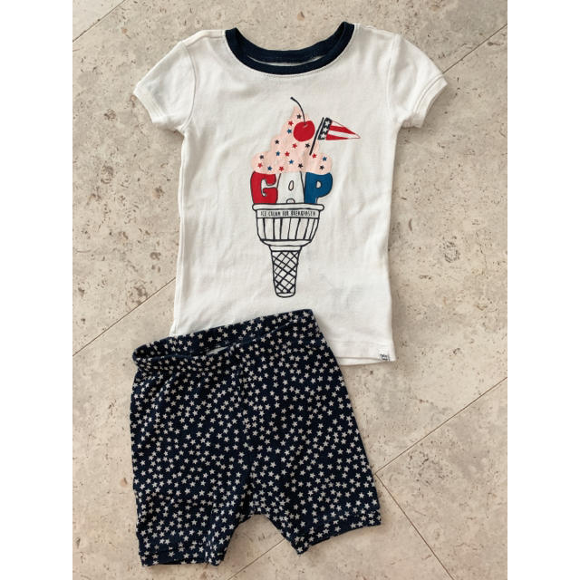 babyGAP(ベビーギャップ)のベビーギャップ　パジャマ上下セット　90サイズ キッズ/ベビー/マタニティのキッズ服男の子用(90cm~)(パジャマ)の商品写真