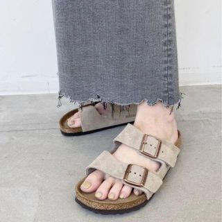 アパルトモンドゥーズィエムクラス(L'Appartement DEUXIEME CLASSE)のL'Appartement ビルケン ARIZONA SFB SANDAL 36(サンダル)