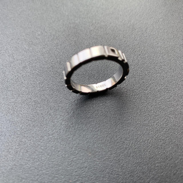 DIESEL(ディーゼル)のディーゼル リング  STEEL CUBED RING メンズのアクセサリー(リング(指輪))の商品写真