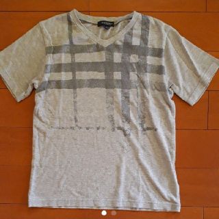 バーバリー(BURBERRY)のBURBERRYLONDON　Vネックカットソー(Tシャツ/カットソー)