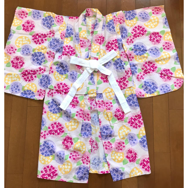 110＊浴衣＊帯付き＊女の子 キッズ/ベビー/マタニティのキッズ服女の子用(90cm~)(甚平/浴衣)の商品写真