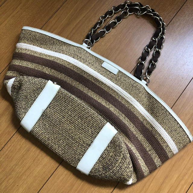 BURBERRY(バーバリー)のBURBERRY ハンド バック 肩がけ 夏にピッタリ 大容量 レディースのバッグ(トートバッグ)の商品写真