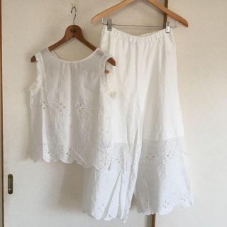 ダブルクローゼット(w closet)のダブルクローゼット 刺繍入りタンクトップ プルオーバー ワイドパンツ セットで！(ロングワンピース/マキシワンピース)