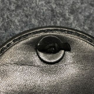 goro's - 新型二つ折り財布 黒 ゴローズの通販 by GO-RO-S|ゴローズ ... ゴローズ 美品 二つ折ショートウォレット 黒