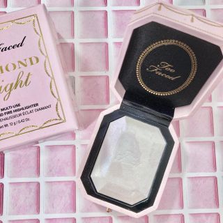 トゥフェイス(Too Faced)のトゥーフェイスド　ダイヤモンドライト　マルチユースハイライター(フェイスカラー)