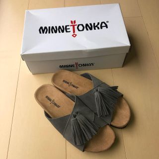 ミネトンカ(Minnetonka)のMINNETONKA タッセルフラットサンダル(サンダル)