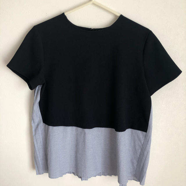 ZARA(ザラ)のZARA バッグプリーツブラウス　ネイビー レディースのトップス(シャツ/ブラウス(半袖/袖なし))の商品写真