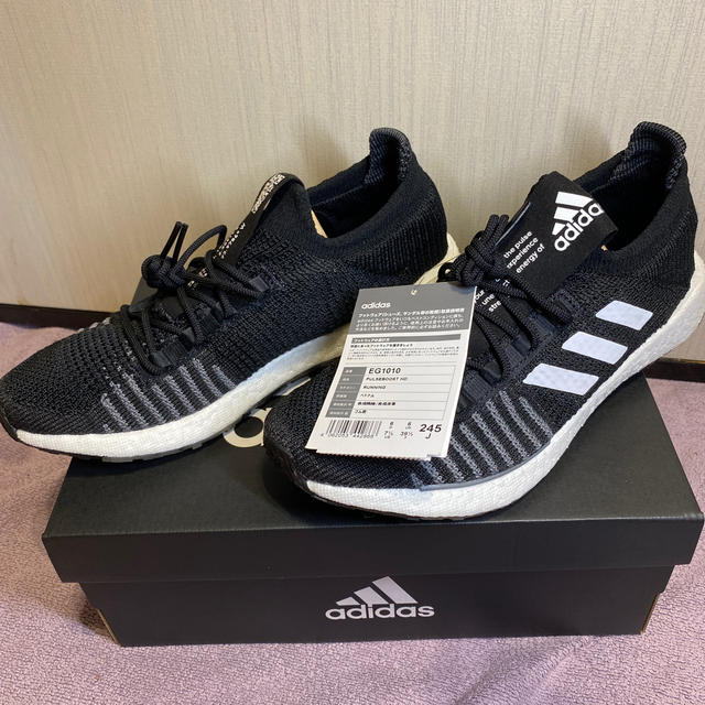 adidas(アディダス)の《値下げしました　新品》adidas パルスブースト　24.5cm スポーツ/アウトドアのランニング(シューズ)の商品写真