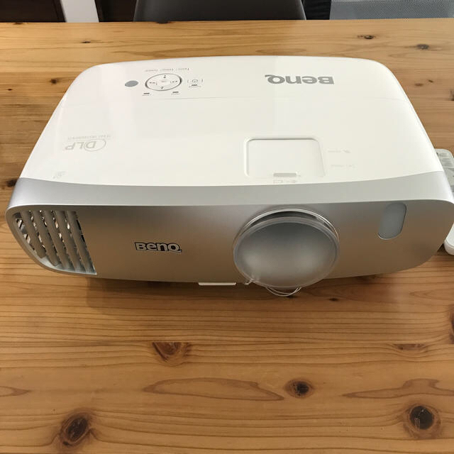 BenQ HT2050 プロジェクター