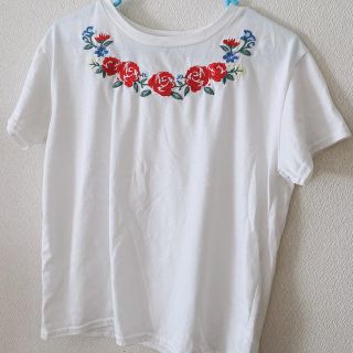 イング(INGNI)の花柄刺繍　Tシャツ(Tシャツ(半袖/袖なし))