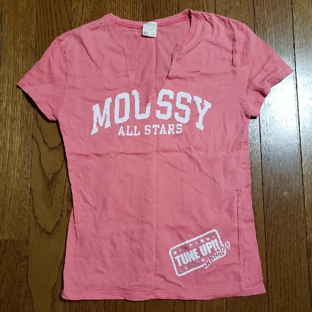 moussy(マウジー)のmoussyピンクTシャツ レディースのトップス(Tシャツ(半袖/袖なし))の商品写真