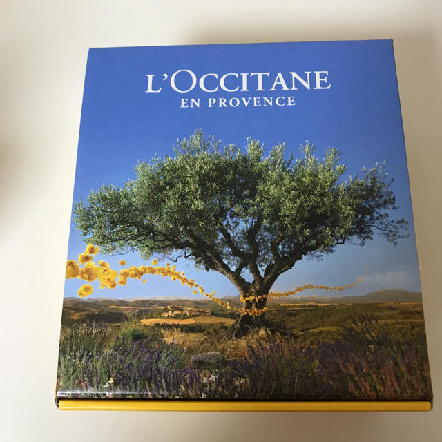L'OCCITANE(ロクシタン)のロクシタン ハンドタオル ハンドクリームセット コスメ/美容のボディケア(ハンドクリーム)の商品写真