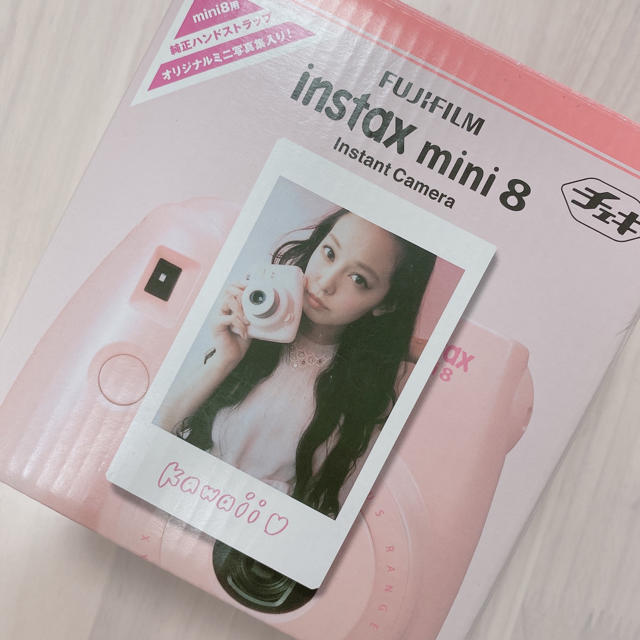 富士フイルム(フジフイルム)の淡いピンクが映えるチェキ♡♡♡instax mini 8 スマホ/家電/カメラのカメラ(フィルムカメラ)の商品写真