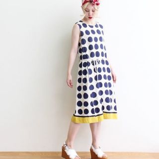 ドットアンドストライプスチャイルドウーマン(Dot&Stripes CHILDWOMAN)の少し訳あり　レーヨン/麻キャンバス　大玉DOTプリント　ワンピース(ロングワンピース/マキシワンピース)