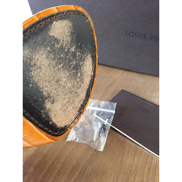 LOUIS VUITTON(ルイヴィトン)のLouis Vuitton レザーハラコベルトサンダル361/2ルイヴィトン レディースの靴/シューズ(サンダル)の商品写真