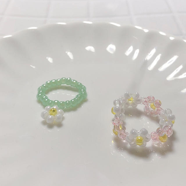 デイジーリング　ビーズリング　비즈반지　ハンドメイド ハンドメイドのアクセサリー(リング)の商品写真