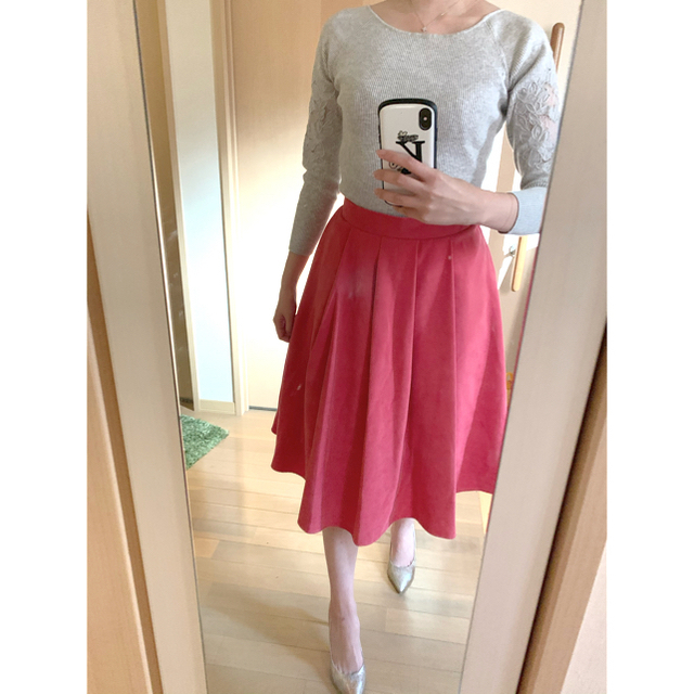 JUSGLITTY(ジャスグリッティー)のm.deuベロアサーモンピンク　スカート美品 レディースのスカート(ひざ丈スカート)の商品写真