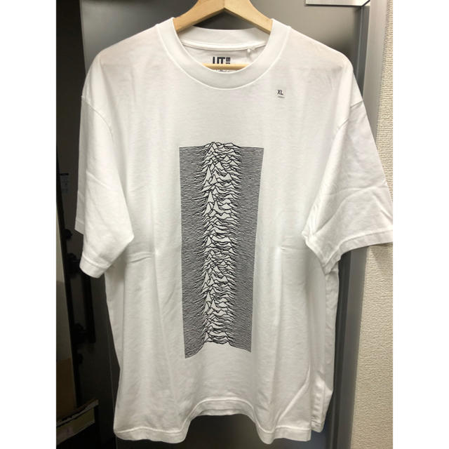 UNIQLO(ユニクロ)のUT ピーターサヴィル Tシャツ JOY DIVISION XLサイズ ユニクロ メンズのトップス(Tシャツ/カットソー(半袖/袖なし))の商品写真