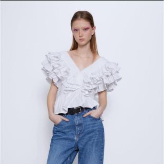 ザラ(ZARA)のボリュームデザインポプリントップス(シャツ/ブラウス(半袖/袖なし))