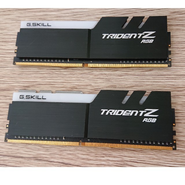 GSKILL TRIDENTZ RGB DDR4 8GB×２枚 スマホ/家電/カメラのPC/タブレット(PCパーツ)の商品写真