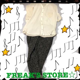 フリークスストア(FREAK'S STORE)のFREAK'S 花柄パンツ＊＊(カジュアルパンツ)