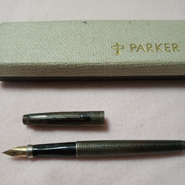 Parker(パーカー)のPARKER 万年筆 インテリア/住まい/日用品の文房具(ペン/マーカー)の商品写真