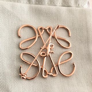 LOEWE - ☆美品☆ロエベ アナグラム ブローチ ローズゴールドの通販 by