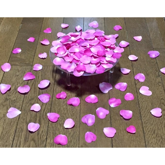お花屋さんが作ったハート型の薔薇の花びらのドライフラワー山盛り100枚‼️ ハンドメイドのフラワー/ガーデン(ドライフラワー)の商品写真