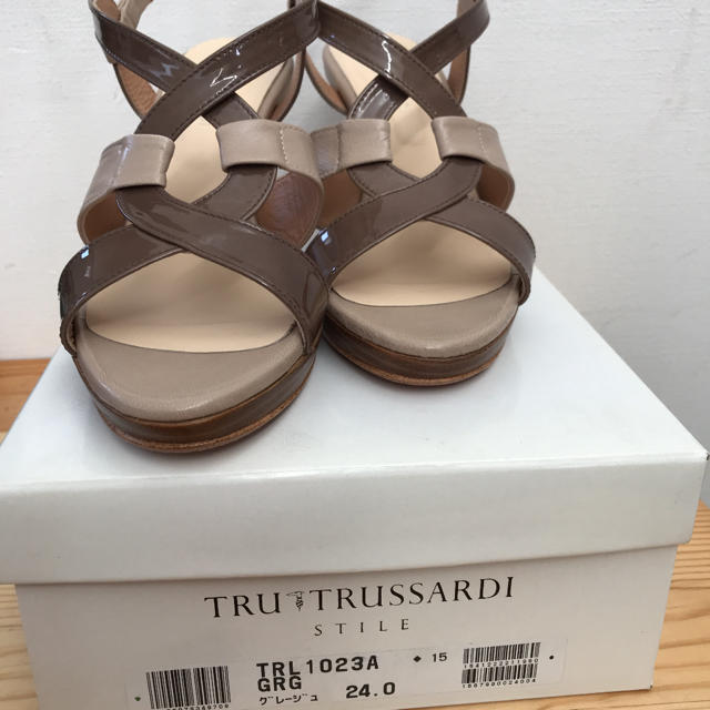靴/シューズTRU TRUSSARDI レディース　サンダル