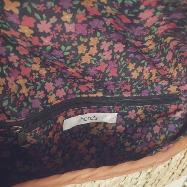 HERE'S(ヒアーズ)の刺繍 ショルダーバッグ レディースのバッグ(ショルダーバッグ)の商品写真
