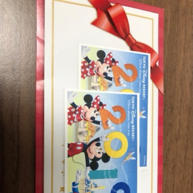 Disney(ディズニー)のディズニーチケット 二枚組 チケットのイベント(キッズ/ファミリー)の商品写真