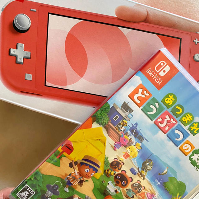 Nintendo Switch - ニンテンドー　switchlight コーラル