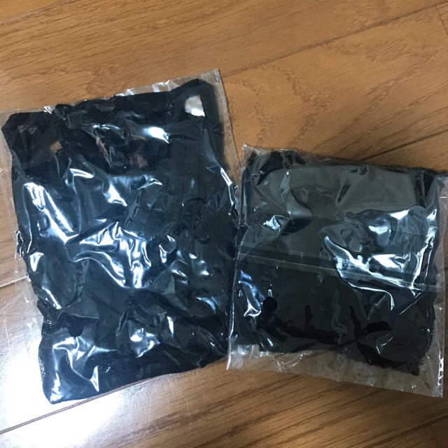 ✨ブラ＆Tショーツ&ストッキング　セクシーランジェリー3点セット　黒&白セット✨ レディースの下着/アンダーウェア(ブラ&ショーツセット)の商品写真