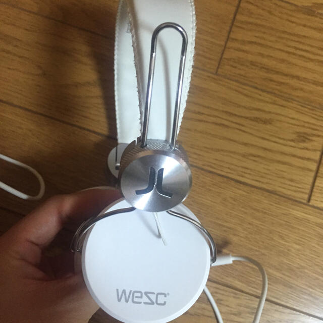 WeSC(ウィーエスシー)のWESC ヘッドホン スマホ/家電/カメラのオーディオ機器(ヘッドフォン/イヤフォン)の商品写真