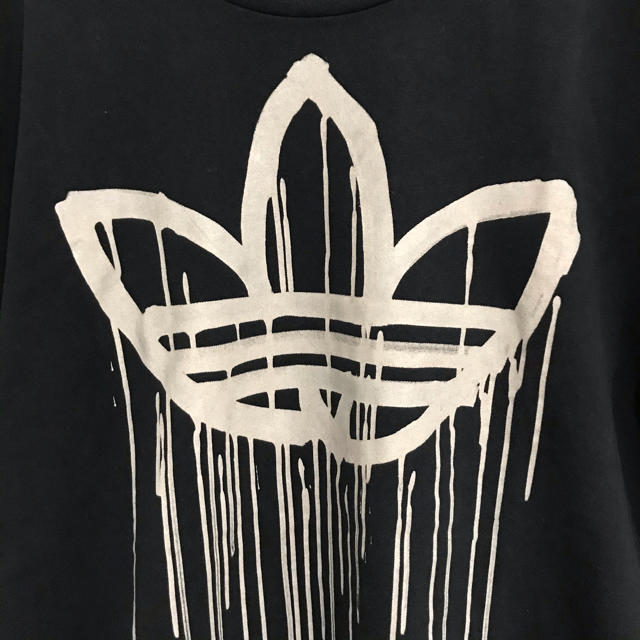 adidas(アディダス)のアディダス 希少デザイン 溶けトレフォイルロゴ King Gnu 常田大希 メンズのトップス(Tシャツ/カットソー(半袖/袖なし))の商品写真