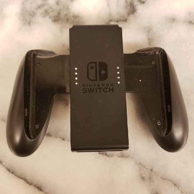 Nintendo Switch(ニンテンドースイッチ)のニンテンドースイッチ ジョイコン用 グリップ エンタメ/ホビーのゲームソフト/ゲーム機本体(その他)の商品写真