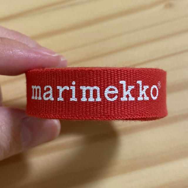 marimekko(マリメッコ)のマリメッコ ロゴリボン 赤 ハンドメイドの素材/材料(各種パーツ)の商品写真