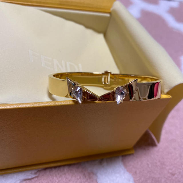 FENDI(フェンディ)のFENDI バングル レディースのアクセサリー(ブレスレット/バングル)の商品写真