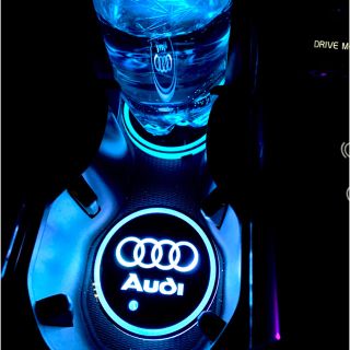 アウディ(AUDI)のアウディ　LEDコースター　2個１セット(車内アクセサリ)