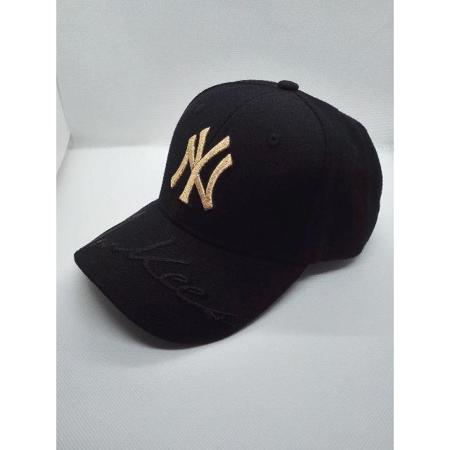 MLB ヤンキース 金文字マーク　ベースボールキャップ 　野球帽 メンズの帽子(キャップ)の商品写真
