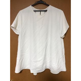 ユニクロ(UNIQLO)のユニクロ　ドレープ ブラウス　オフホワイト　XL(シャツ/ブラウス(半袖/袖なし))