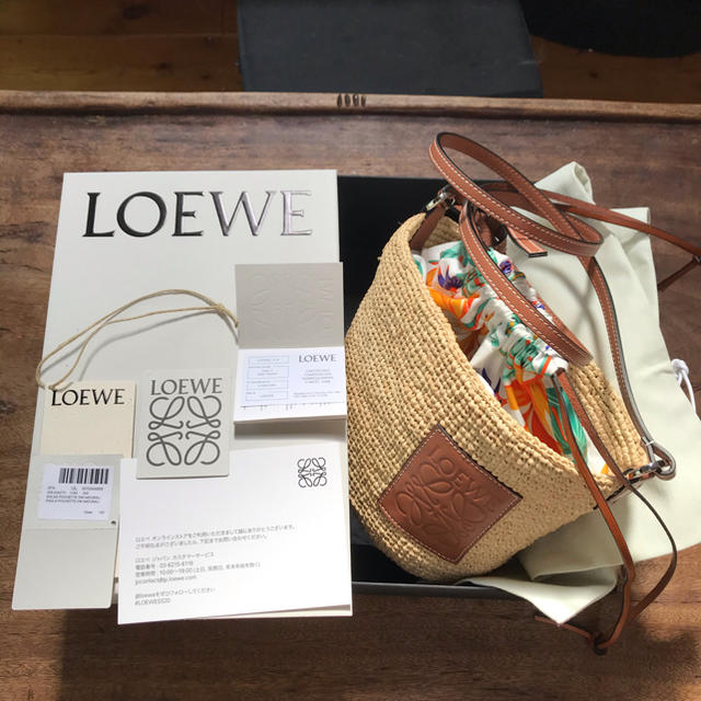 LOEWE(ロエベ)の❀︎LOEWE ロエベ ❀︎ポシェット ドローストリング　カゴ　バッグ レディースのバッグ(かごバッグ/ストローバッグ)の商品写真