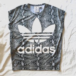 ハイク(HYKE)のHYKE adidas パイソンT(Tシャツ(半袖/袖なし))