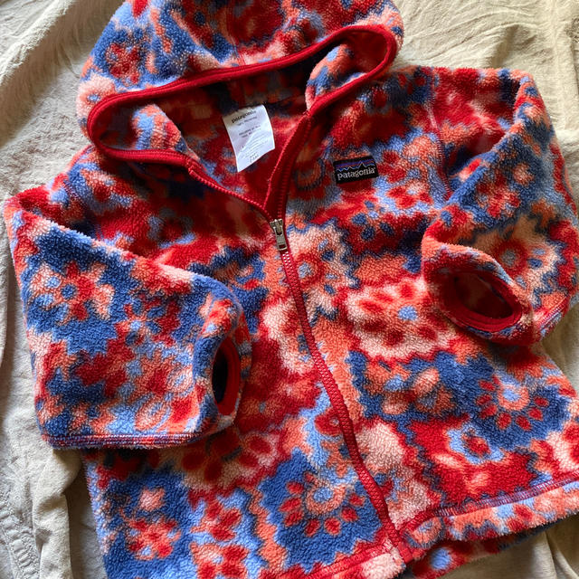 patagonia(パタゴニア)のpatagonia キッズ/ベビー/マタニティのキッズ服女の子用(90cm~)(ジャケット/上着)の商品写真