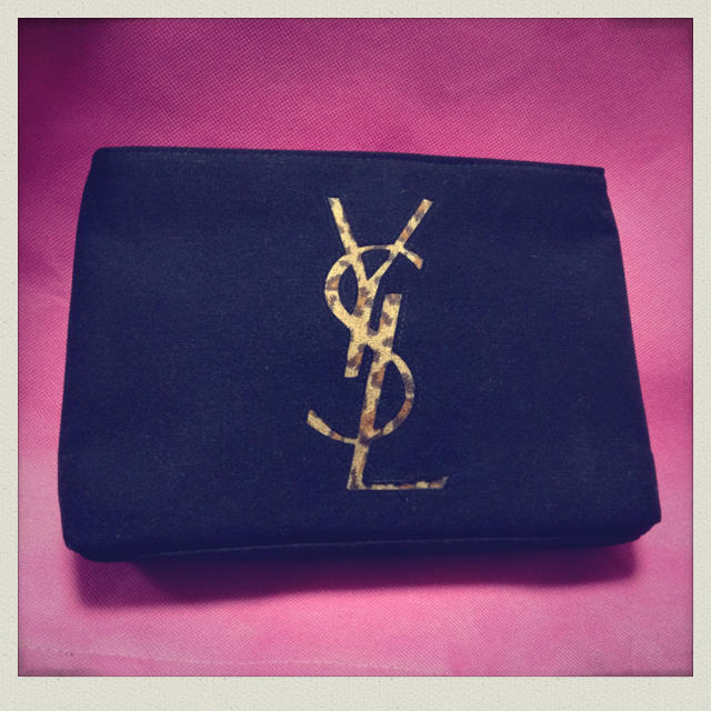 Saint Laurent(サンローラン)のYSL♡ポーチ レディースのバッグ(クラッチバッグ)の商品写真