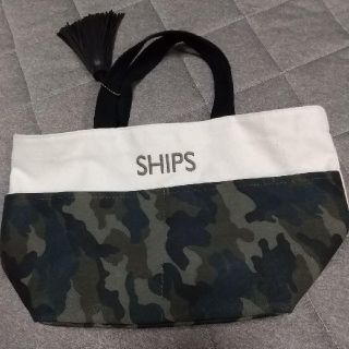 シップス(SHIPS)のSHIPS　ポケットトートバッグ 迷彩　オリーブ(トートバッグ)