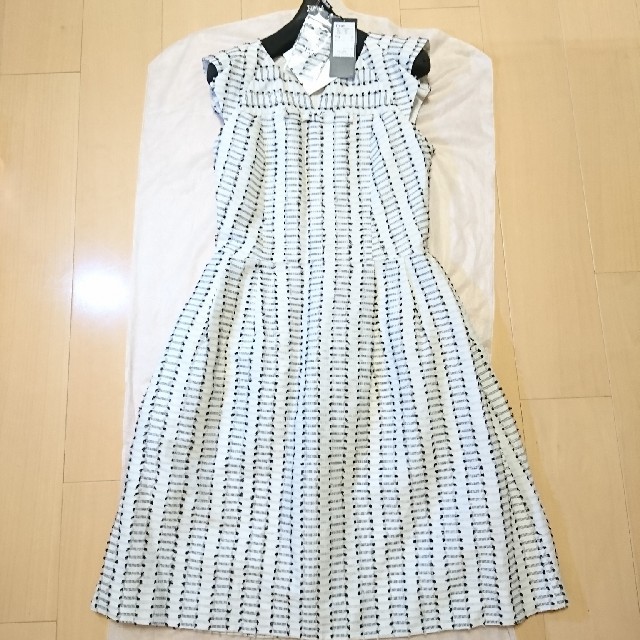 René(ルネ)のご専用♡るんるん様 Reneルネ♡リネンツイード ワンピース新品36(34) レディースのワンピース(ひざ丈ワンピース)の商品写真